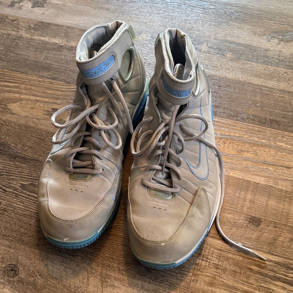 Nike Men's Beige and Blue High-Top Basketball Shoes